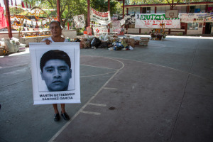 © César Martínez López