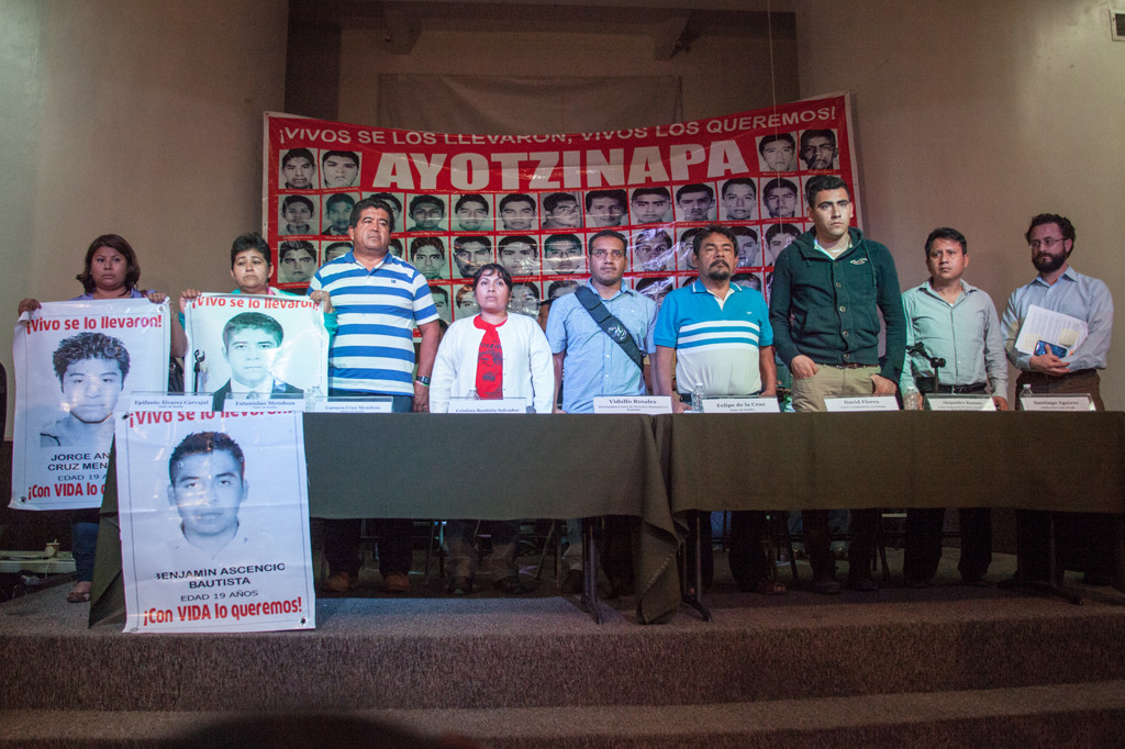 © César Martínez López