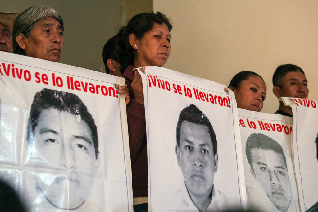 © César Martínez López