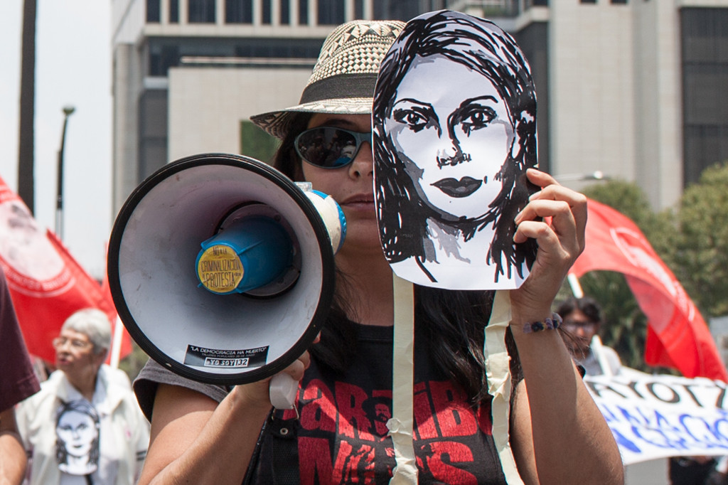 © César Martínez López