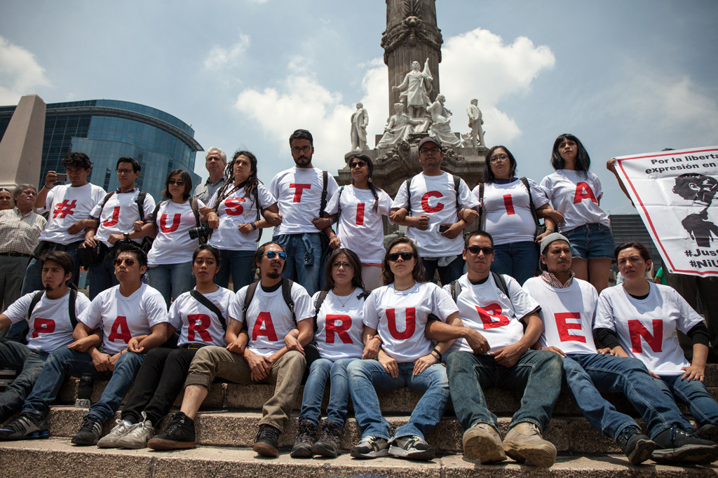 © César Martínez López