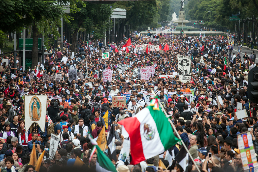 © César Martínez López