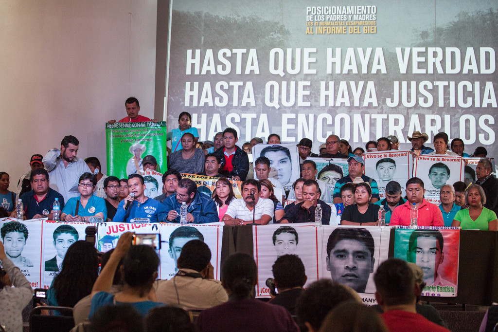 © César Martínez López