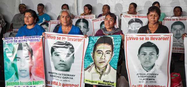 © César Martínez López