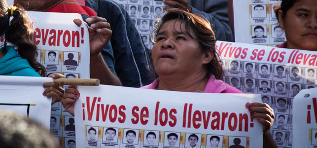 © César Martínez López