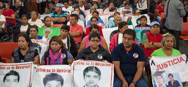 © César Martínez López