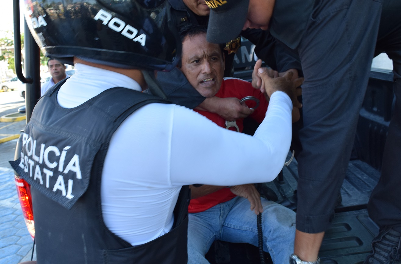 https://paginabierta.mx/wp-content/uploads/2017/01/8pol1.jpg